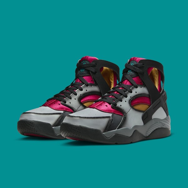 Huarache quai hotsell 54 jordan